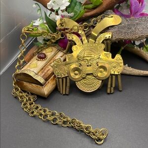 Pre Colombian faceplate pendant necklace vintage C33